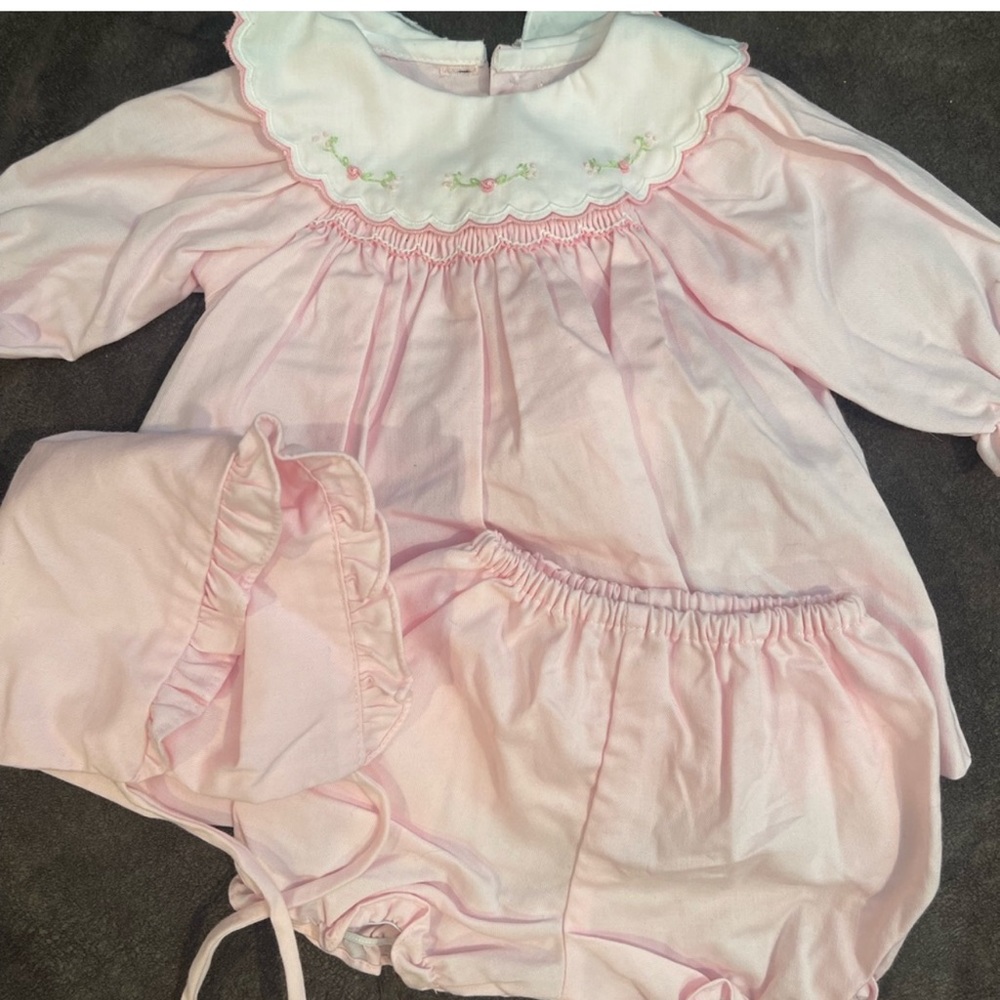 EUC. Premie dress, bloomers, and bonnet